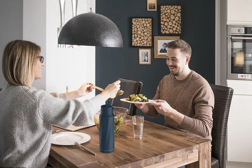 The Benefits of Drinking Water Before and After Meals: How Smart Bottles Can Help